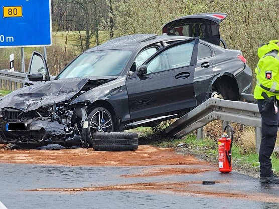 Unfall am Heidkopftunnel (Foto: Feuerwehr/S. Dietzel) Unfall am Heidkopftunnel (Foto: Feuerwehr/S. Dietzel)