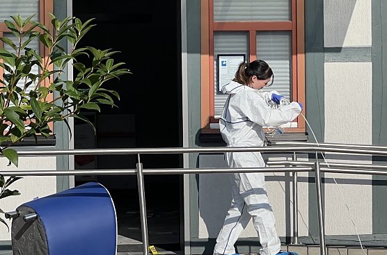 Spurensuche an der Ebelebener Bankfiliale (Foto: S.Dietzel) Spurensuche an der Ebelebener Bankfiliale (Foto: S.Dietzel)