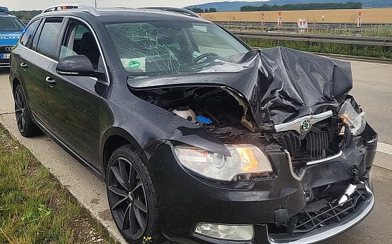 Porsche, der in die Leitplanke gerast wär (Foto: S.Dietzel) Porsche, der in die Leitplanke gerast wär (Foto: S.Dietzel)