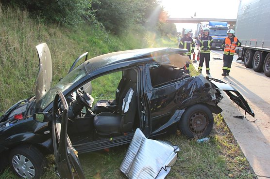 Kollision am Stauende (Foto: Feuerwehr Heiligenstadt) Kollision am Stauende (Foto: Feuerwehr Heiligenstadt)