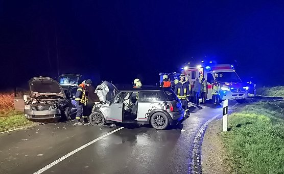 Folgeunfall auf der Umleitungsstrecke  (Foto: Feuerwehr Teistungen/Silvio Dietzel  )