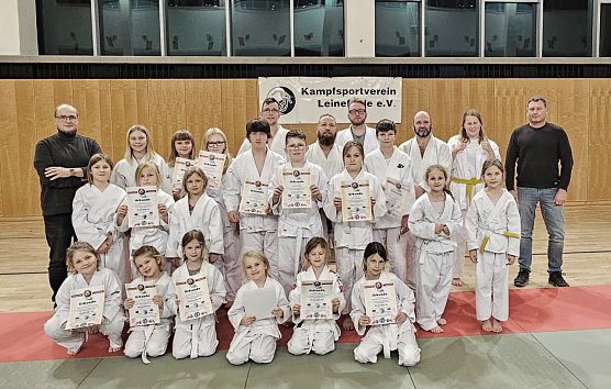 Die Pr&uuml;fungsteilnehmer (Foto: Joachim Retzek)