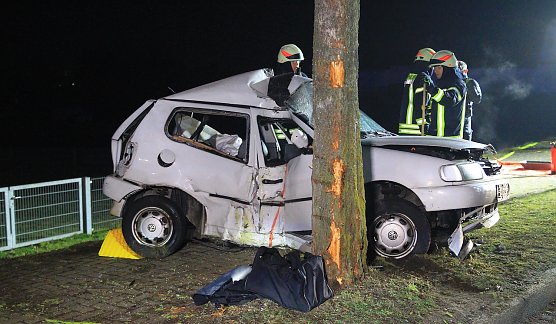 Unfall mit Todesfolge gestern Abend im Eichsfeld (Foto: Silvio Dietzel) Unfall mit Todesfolge gestern Abend im Eichsfeld (Foto: Silvio Dietzel)
