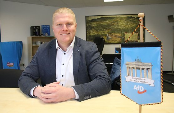 Kandidat Christopher Drößler im Büro der AfD in Nordhausen (Foto: agl) Kandidat Christopher Drößler im Büro der AfD in Nordhausen (Foto: agl)