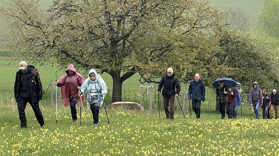 Wanderfreunde auch bei widrigen Bedingungen unterwegs (Foto: R.Weißbach) Wanderfreunde auch bei widrigen Bedingungen unterwegs (Foto: R.Weißbach)