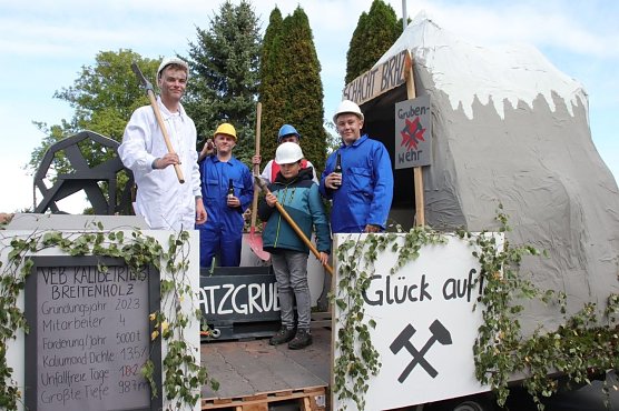 Kirmes in Breitenholz (Foto: Stadt Leinefelde-Worbis) Kirmes in Breitenholz (Foto: Stadt Leinefelde-Worbis)