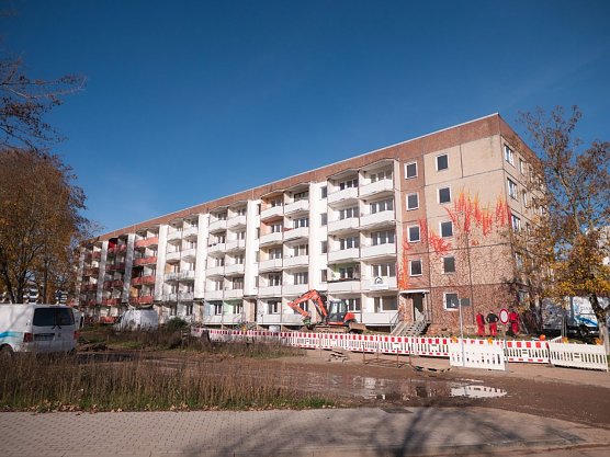 Der "Blumen-Block" (Foto: Stadt Leinefelde-Worbis) Der "Blumen-Block" (Foto: Stadt Leinefelde-Worbis)