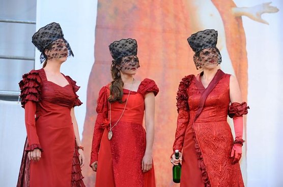 Hinter den Kulissen (Foto: R. Koch) Hinter den Kulissen (Foto: R. Koch)