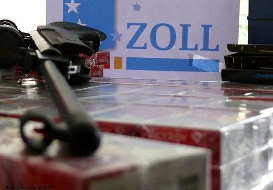 Knall und Rauch (Foto: Zoll) Knall und Rauch (Foto: Zoll)