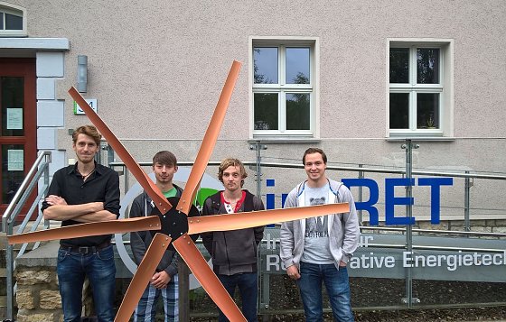 Bild: Windrad aus Schrott