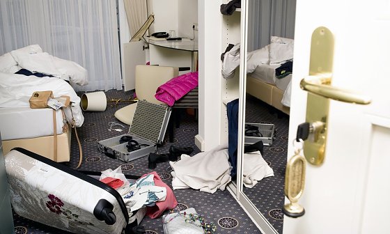 Bild: In jedem Fall muss auch im Urlaub ein Einbruchdiebstahl bei der &ouml;rtlichen Polizei angezeigt werden