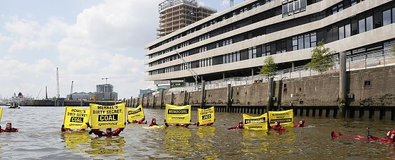 Bild: Wasserdemo auf der Elbe