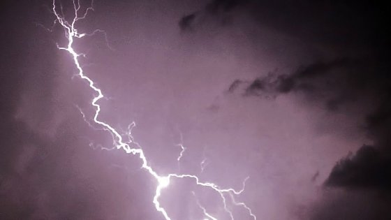 Bild: Blitz in der Nacht in der N&auml;he von Nordhausen