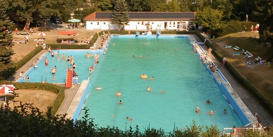 Bild: Waldbad Ilfeld mit Bahnanschluss