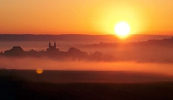 Bild: Sonnenaufgang in M&uuml;nchenlohra (Landkreis Nordhausen)