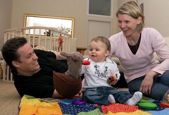 Bild: Hebammen beraten junge Familien