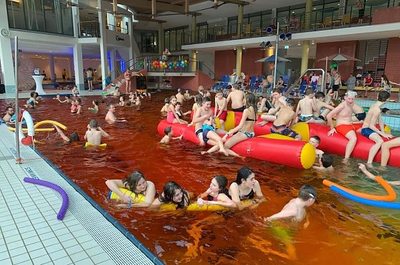 Bild: Poolparty