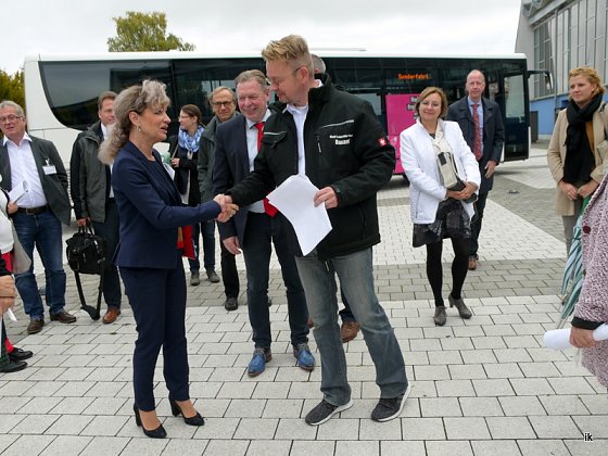 Bild: Verabschiedung der Ministerin