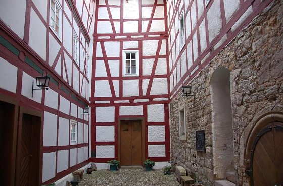 Bild: Innenhof der Burg