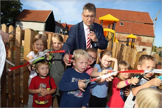 Bild: Einweihung Spielplatz Beuren