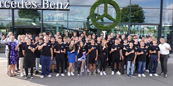 Bild: Gruppenbild mit den "Neuen"