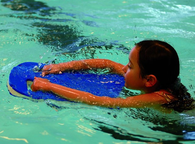 Bild: Schwimmen bei der DLRG