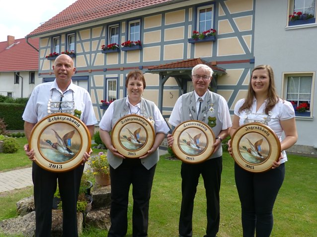 Bild: Sch&uuml;tzenk&ouml;nige in Kaltohmfeld