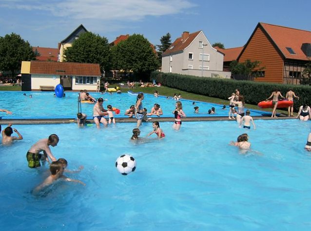 Bild: Freibad G&uuml;nterode
