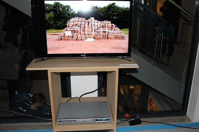 Bild: 100 Werke der 8. JugendKunstBiennale