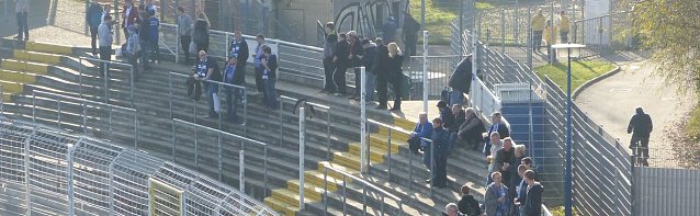 Bild: Die ersten Wacker-Fans aus Nordhausen sind bereits im Stadion