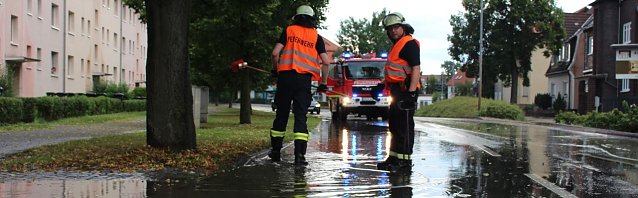 Bild: Einsatz  in der Dingelst&auml;dter Stra&szlig;e