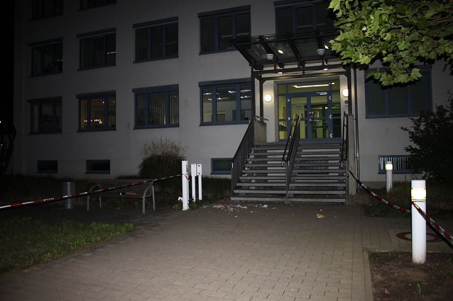 Bild: Polizeibriefkasten gesprengt
