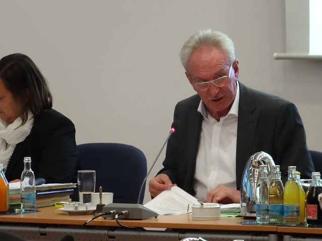 Bild: Gerd Reinhardt bei Einbringungsrede