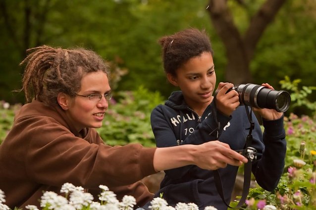 Bild: Till und Winnie drehen einen Naturfilm