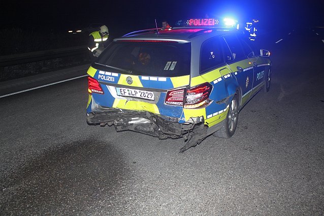 Bild: Trotz Blaulicht - Autobahnpolizei wurde in Unfall verwickelt
