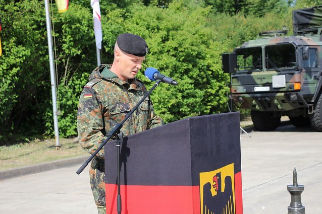 Bild: Einheiten der Bundeswehr verabschiedet
