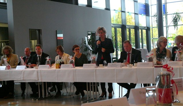 Bild: Ministerin Birgit Keller