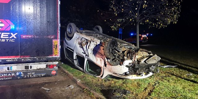 Bild: Bei Einfahrt auf Parkplatz &uuml;berschlagen