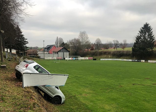 Bild: Polo in ungew&ouml;hnlicher Parkstellung