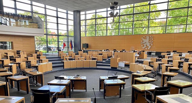 Bild: Kein St&uuml;hler&uuml;cken in einem neuen Landtag: Die Wahl f&auml;llt aus! 