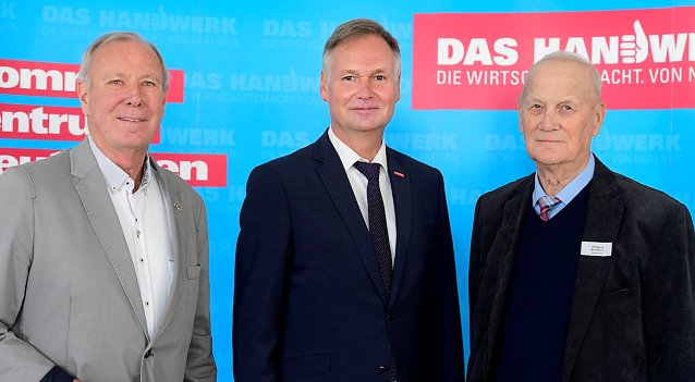 Bild: Die drei Pr&auml;sidenten des Th&uuml;ringer Handwerkstag: Rolf Ostermann, der von 2001 bis 2012 THT- Pr&auml;sident war, Stefan Lobenstein, seit 2012 der aktuelle Pr&auml;sident, und Wolfgang Bachmann, unter dem der THT 1992 gegr&uuml;ndet wurde (von links nach rechts)