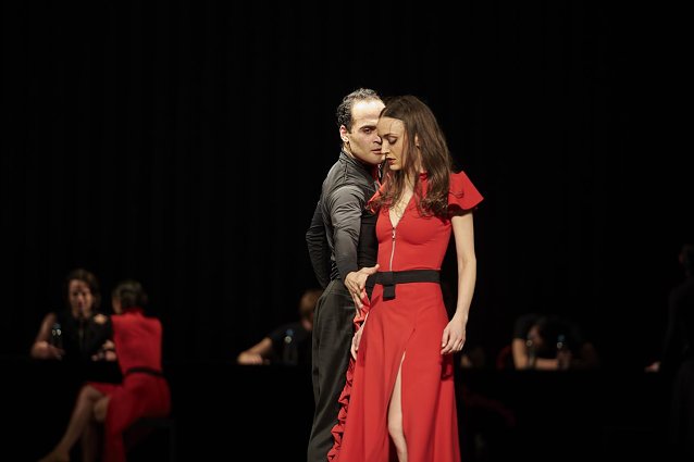 Bild: &raquo;Carmen&laquo;, mit Arsen Azatyan, L&eacute;a P&eacute;richon