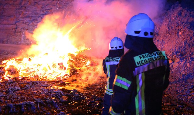 Bild: In einem Tagebau brannte Bauschutt