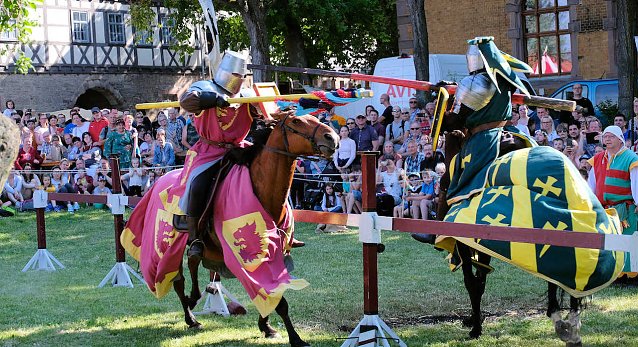 Bild: Ritterk&auml;mpfe auf der Ronneburg