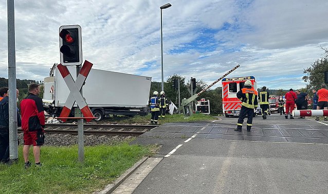 Bild: Unfall am Bahn&uuml;bergang in Birkungen