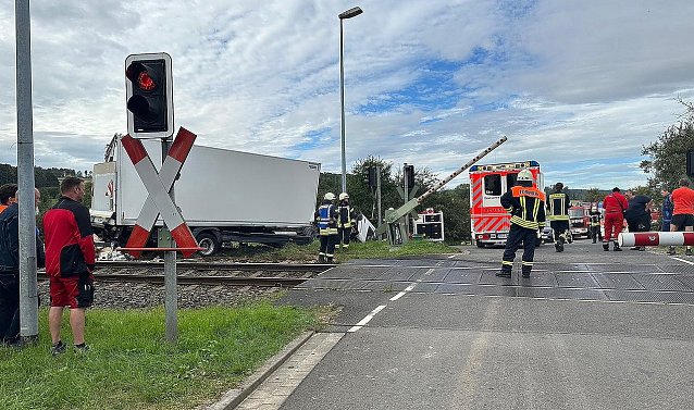 Bild: Unfall am Bahn&uuml;bergang in Birkungen