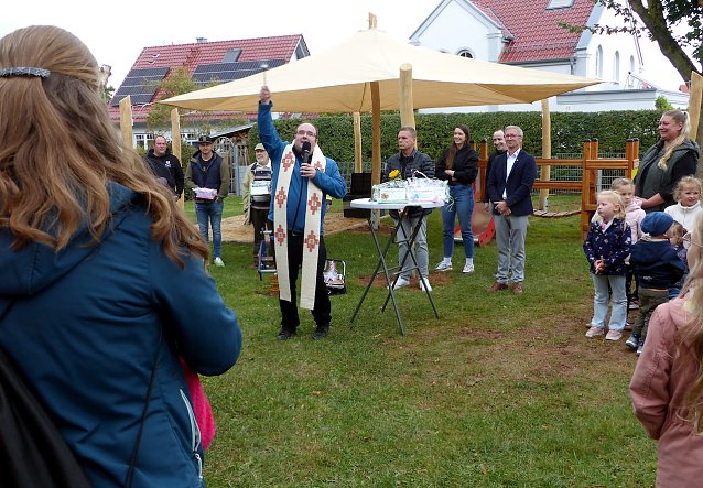 Bild: Kinderfest auf dem Spielplatz in Breitenbach
