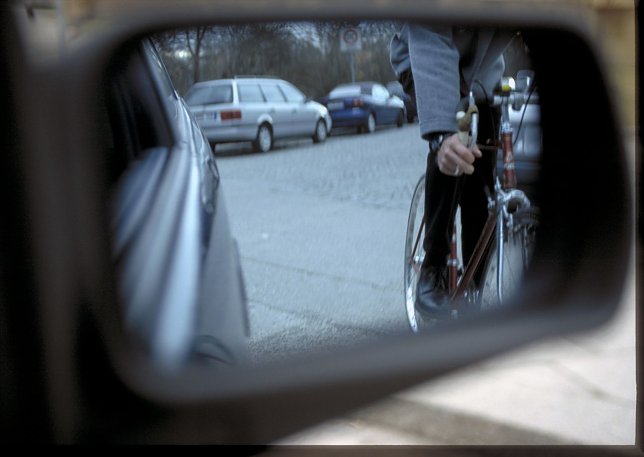 Bild: Gefahr durch toten Winkel