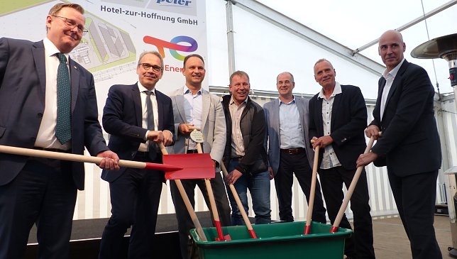 Bild: Von links: Bodo Ramelow, Goerg Maier, Andreas Peter, Silvio Wagner, Matthias Jendricke, Hans-J&uuml;rgen Weidt und Christian Cabrol
