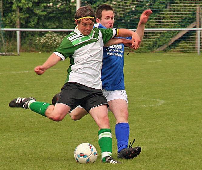 Der Ball rollte (Foto: Herbert Gruhne)